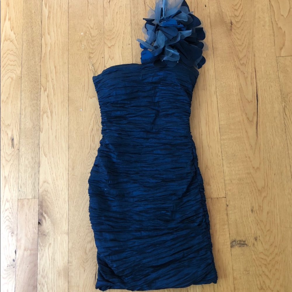 One shoulder dress
